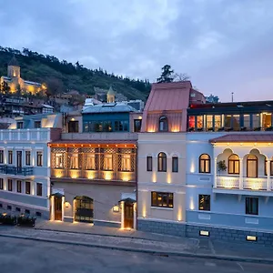 https://hotel-puris-moedani.alltbilisihotels.com
